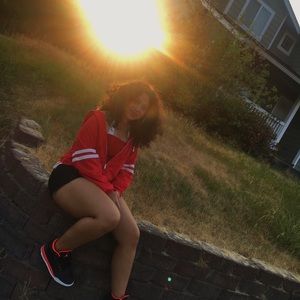 Meet your Posher, Candace